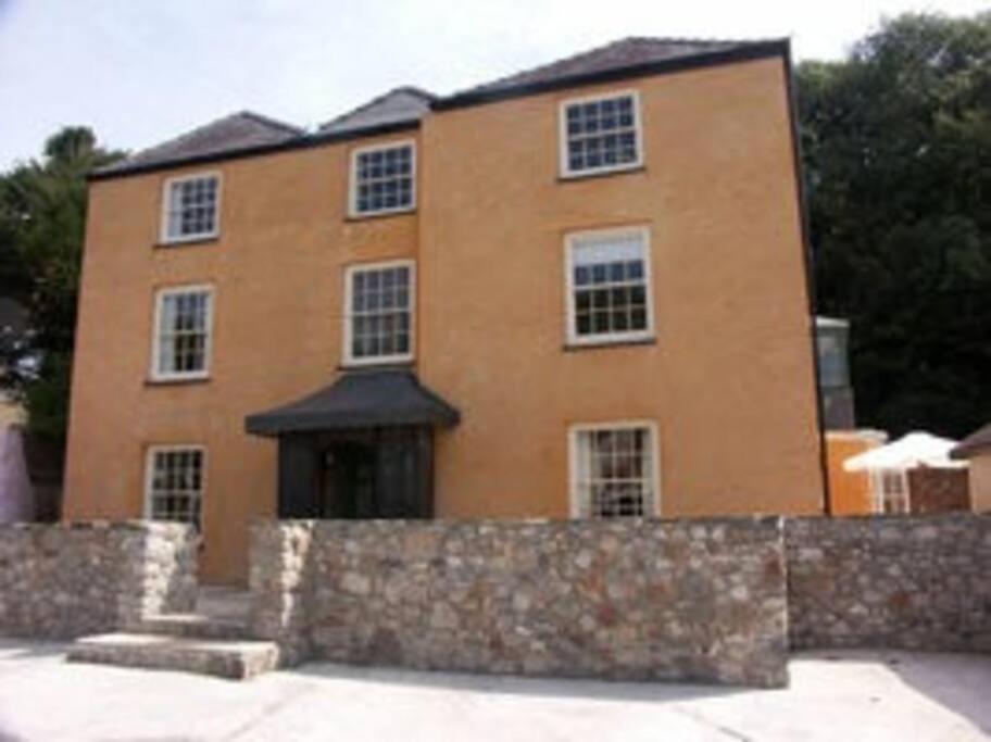 Huge Tenby Pet Friendly House Sleeps 14 Екстериор снимка